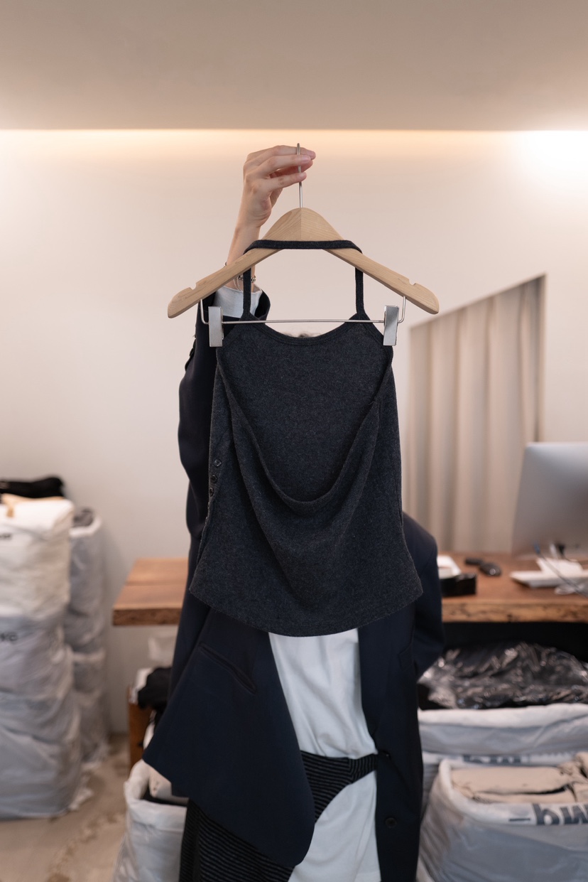 FRIC東大門㊣實拍女裝新品熱賣推薦25秋冬休閑職業吊帶背心FRIC吊帶/背心