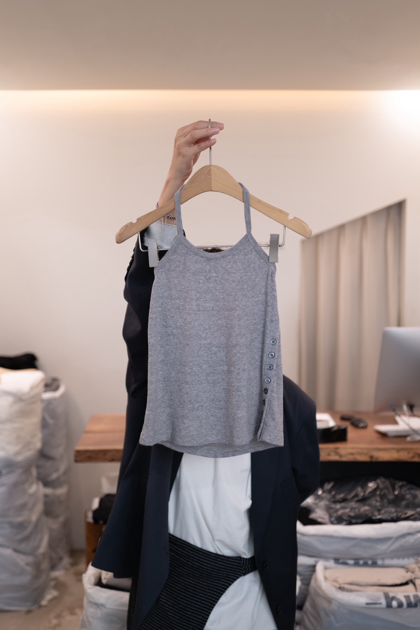 FRIC東大門㊣實拍女裝新品熱賣推薦25秋冬休閑職業吊帶背心FRIC吊帶/背心圖色2