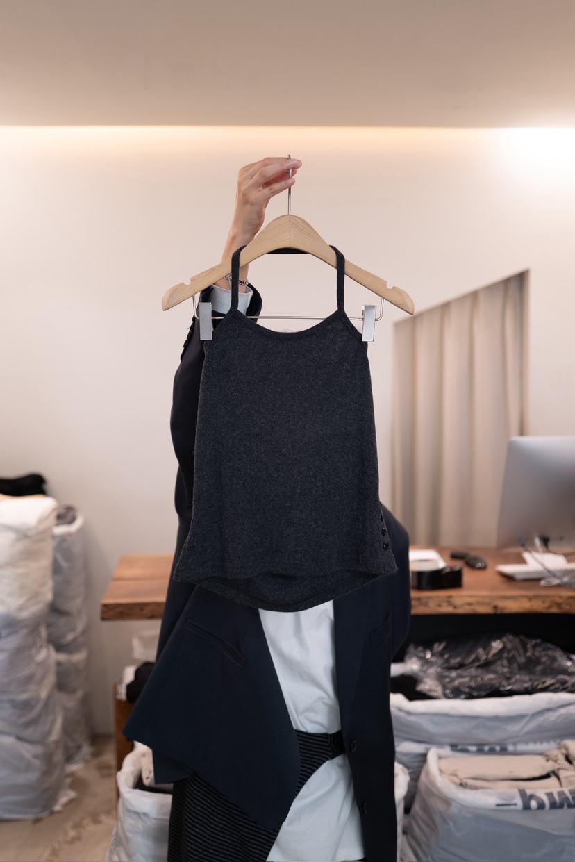 FRIC東大門㊣實拍女裝新品熱賣推薦25秋冬休閑職業吊帶背心FRIC吊帶/背心圖色4