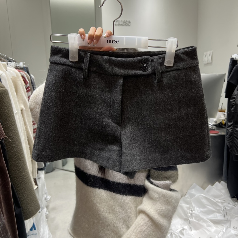 NUESE韓國直郵㊣女裝新品推薦休閑人氣職業熱賣短褲羊毛人字紋NUESE短褲圖色1