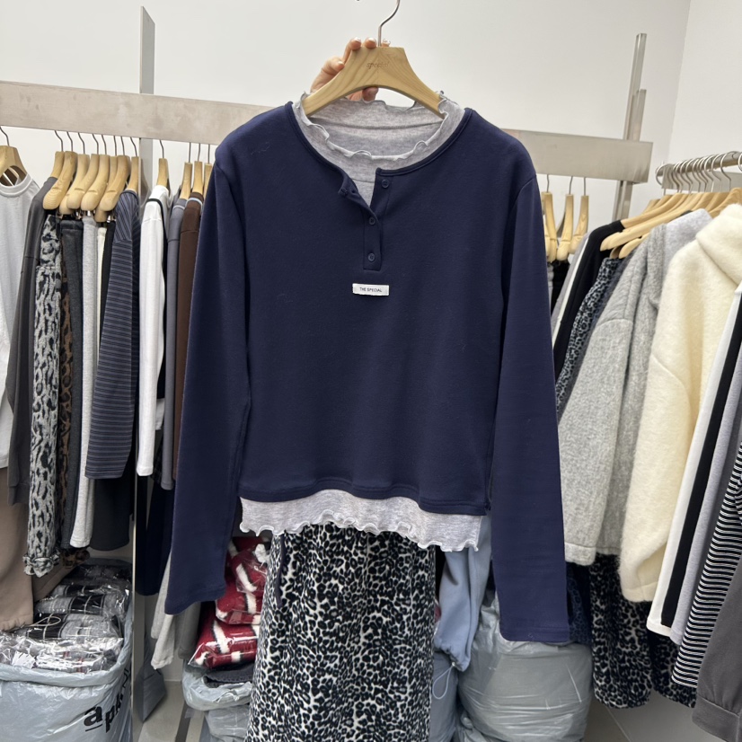 SPECIAL韓國直郵㊣女士新款熱賣人氣推薦時尚長袖T恤假兩件SPECIAL長袖T恤圖色2