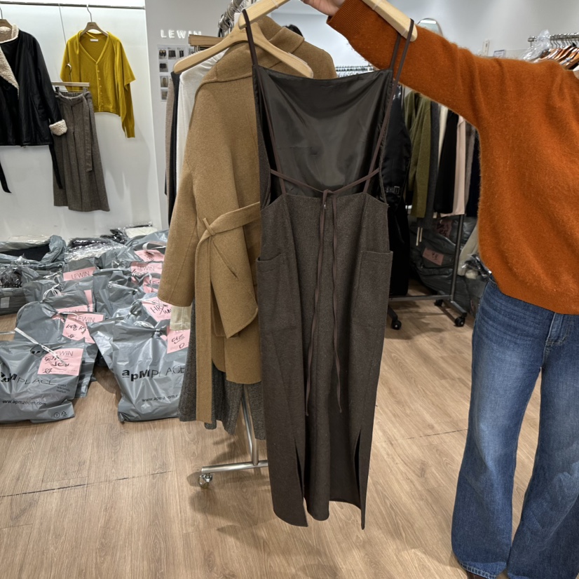 LEWIN東大門㊣實拍女士新品25秋冬人氣職業連衣裙不含內搭羊毛LEWIN連衣裙