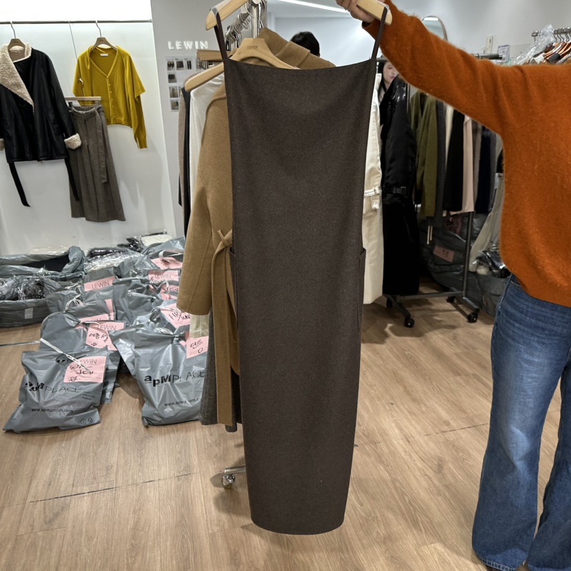 LEWIN東大門㊣實拍女士新品25秋冬人氣職業連衣裙不含內搭羊毛LEWIN連衣裙圖色1棕色