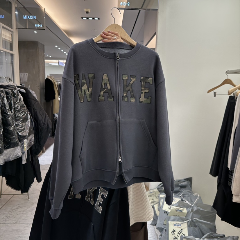 CHAV東大門㊣實拍女士新款熱賣人氣時尚職業夾克加絨刺繡迷彩CHAV夾克圖色3