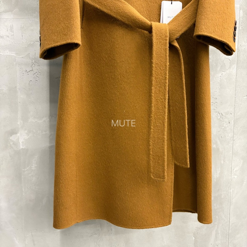 MUTE-P韓國代購㊣女士新款職業人氣熱賣時尚中長款大衣含腰帶MUTE中長款大衣