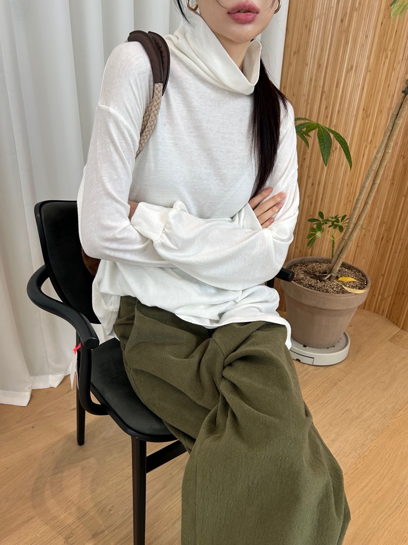 ME MO韓國直郵㊣女裝新品時尚熱賣職業人氣25秋冬推薦長袖T恤ME MO長袖T恤