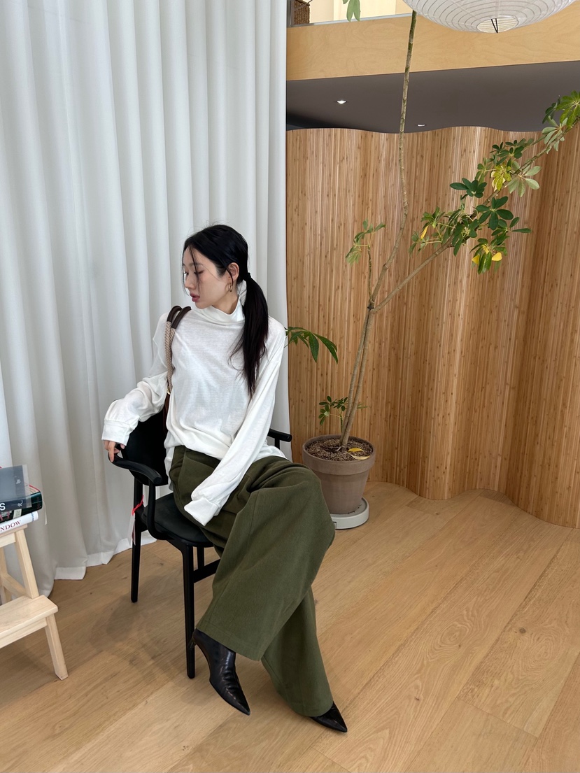 ME MO韓國直郵㊣女裝新品時尚熱賣職業人氣25秋冬推薦長袖T恤ME MO長袖T恤