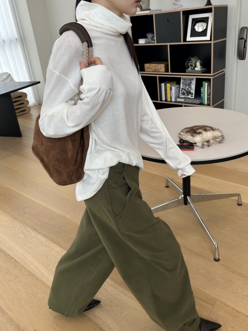 ME MO韓國直郵㊣女裝新品時尚熱賣職業人氣25秋冬推薦長袖T恤ME MO長袖T恤