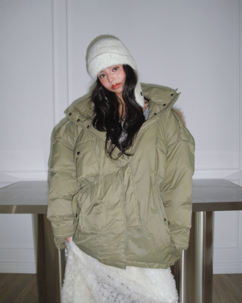 LIVE AID-P韓國直郵㊣女裝新款熱賣時尚休閑長款羽絨服狐貍LIVE AID-P長款羽絨服