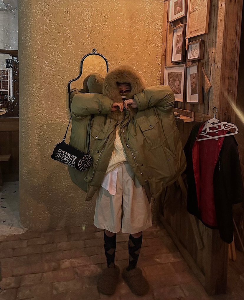 LIVE AID-P韓國直郵㊣女裝新款熱賣時尚休閑長款羽絨服狐貍LIVE AID-P長款羽絨服