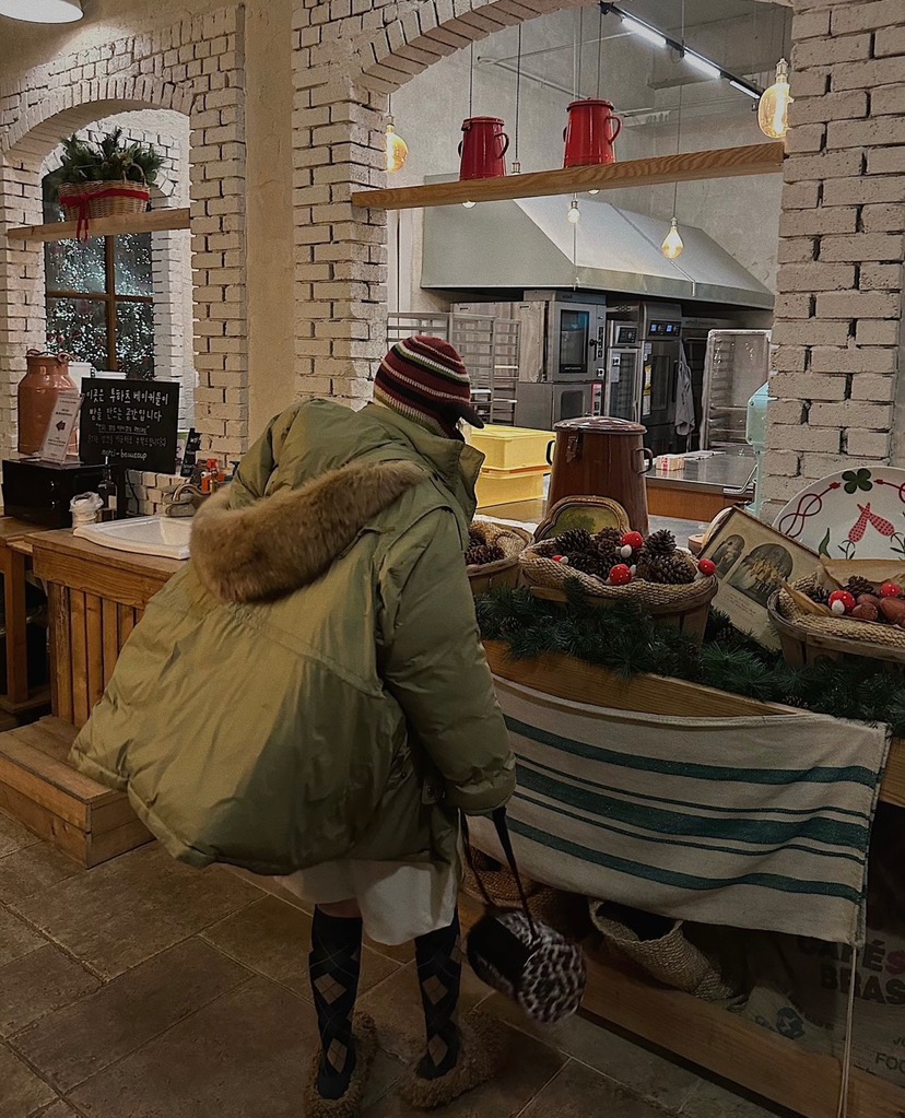 LIVE AID-P韓國直郵㊣女裝新款熱賣時尚休閑長款羽絨服狐貍LIVE AID-P長款羽絨服