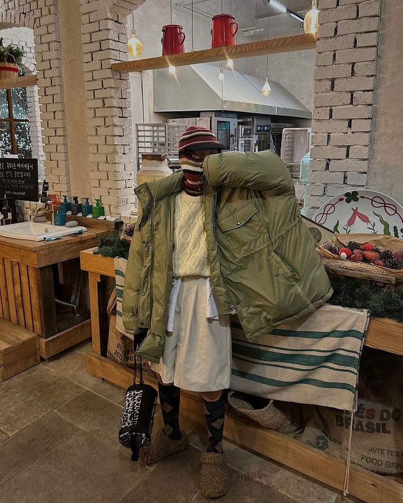 LIVE AID-P韓國直郵㊣女裝新款熱賣時尚休閑長款羽絨服狐貍LIVE AID-P長款羽絨服