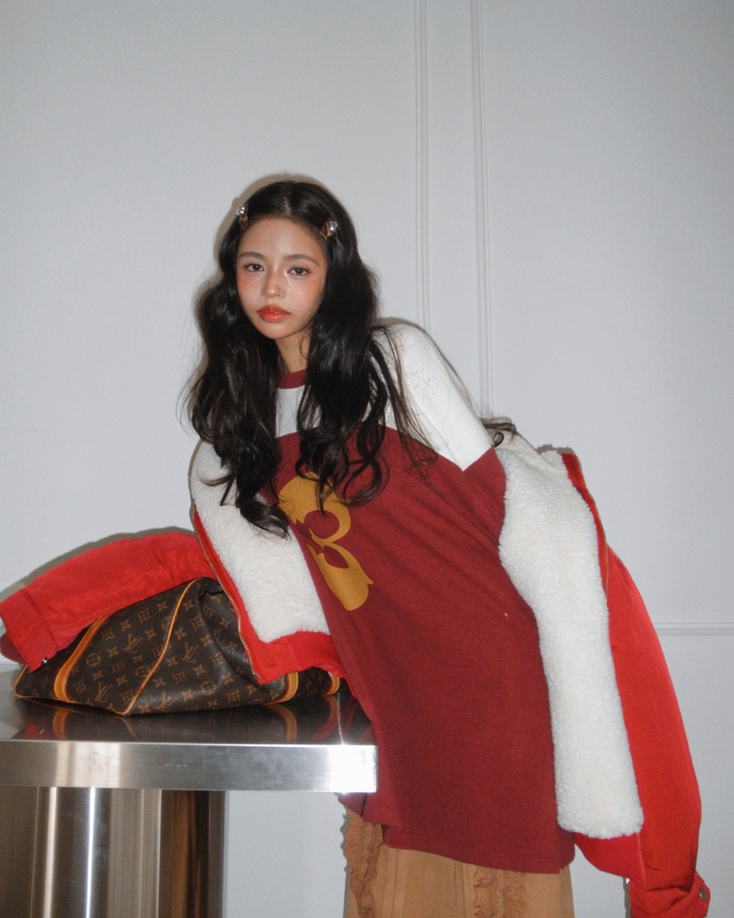 LIVE AID-P東大門㊣直郵女士新品25秋冬人氣休閑推薦長袖T恤LIVE AID-P長袖T恤