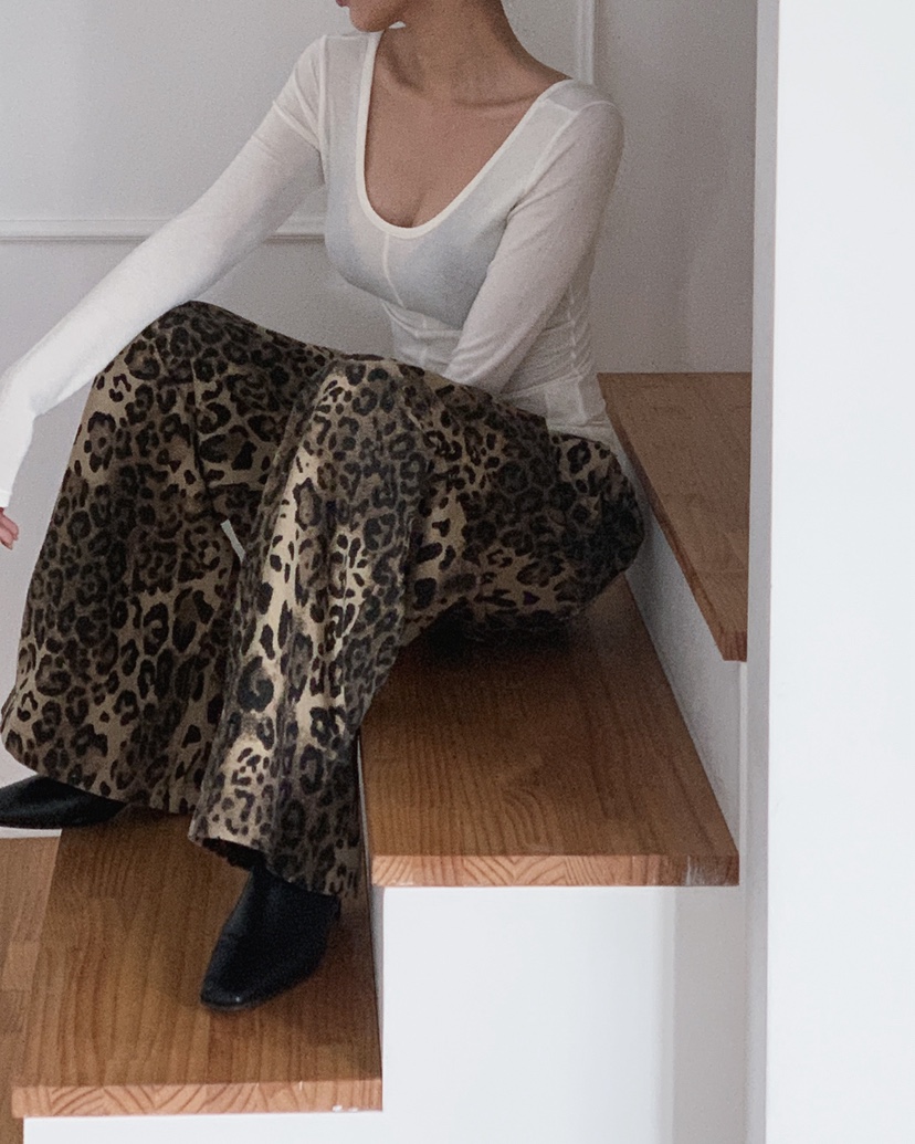 LIVE AID-P韓國直郵㊣女士新款人氣時尚職業25秋冬長袖T恤LIVE AID-P長袖T恤