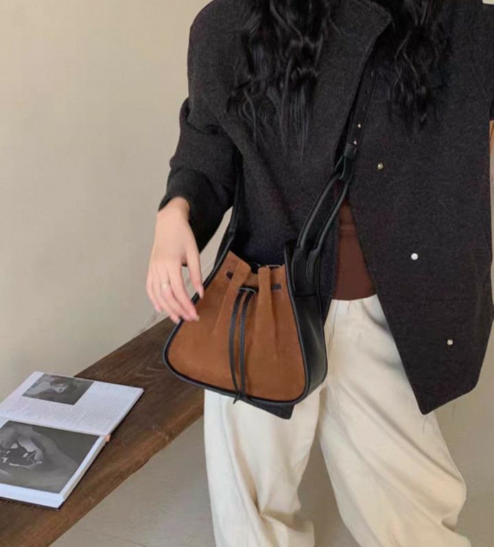 TROUVAILLE東大門㊣直郵女裝新品推薦手拿包腋下包絨面革牛皮TROUVAILLE手拿包/腋下包