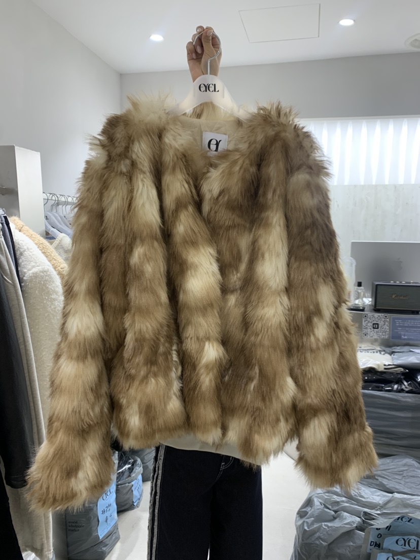 EYEL韓國代購㊣女士新品推薦人氣時尚休閑短款大衣毛皮浣熊EYEL短款大衣圖色1