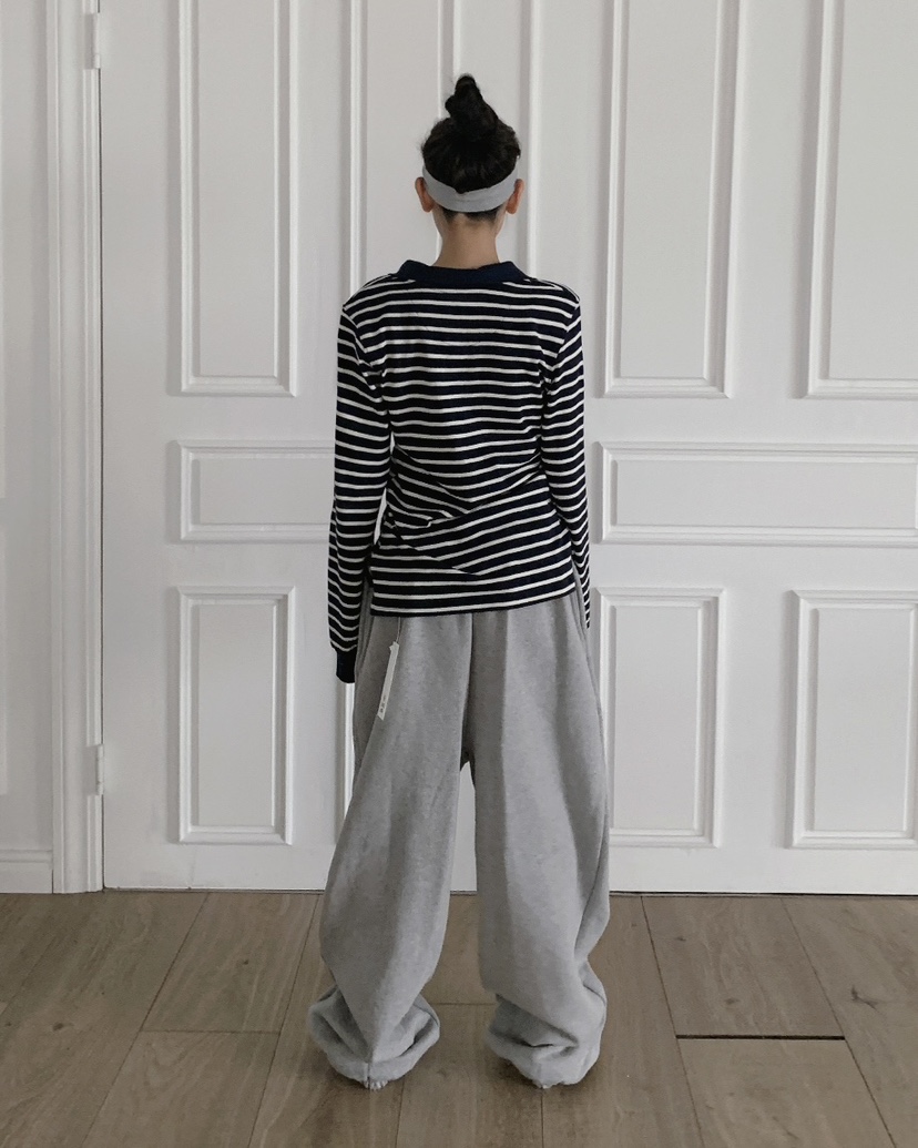 LIVE AID-P韓國代購㊣女士新品25秋冬熱賣人氣推薦長袖T恤LIVE AID-P長袖T恤