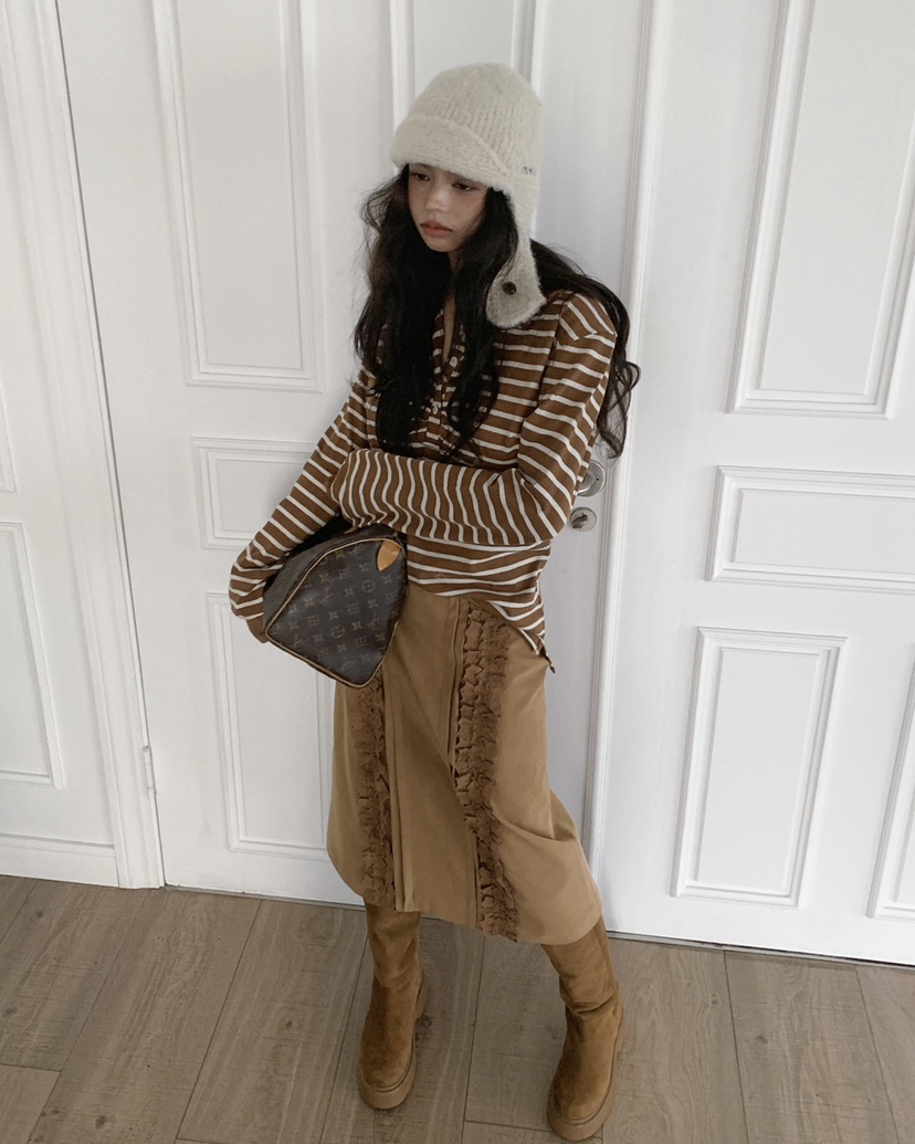 LIVE AID-P韓國代購㊣女士新品25秋冬熱賣人氣推薦長袖T恤LIVE AID-P長袖T恤