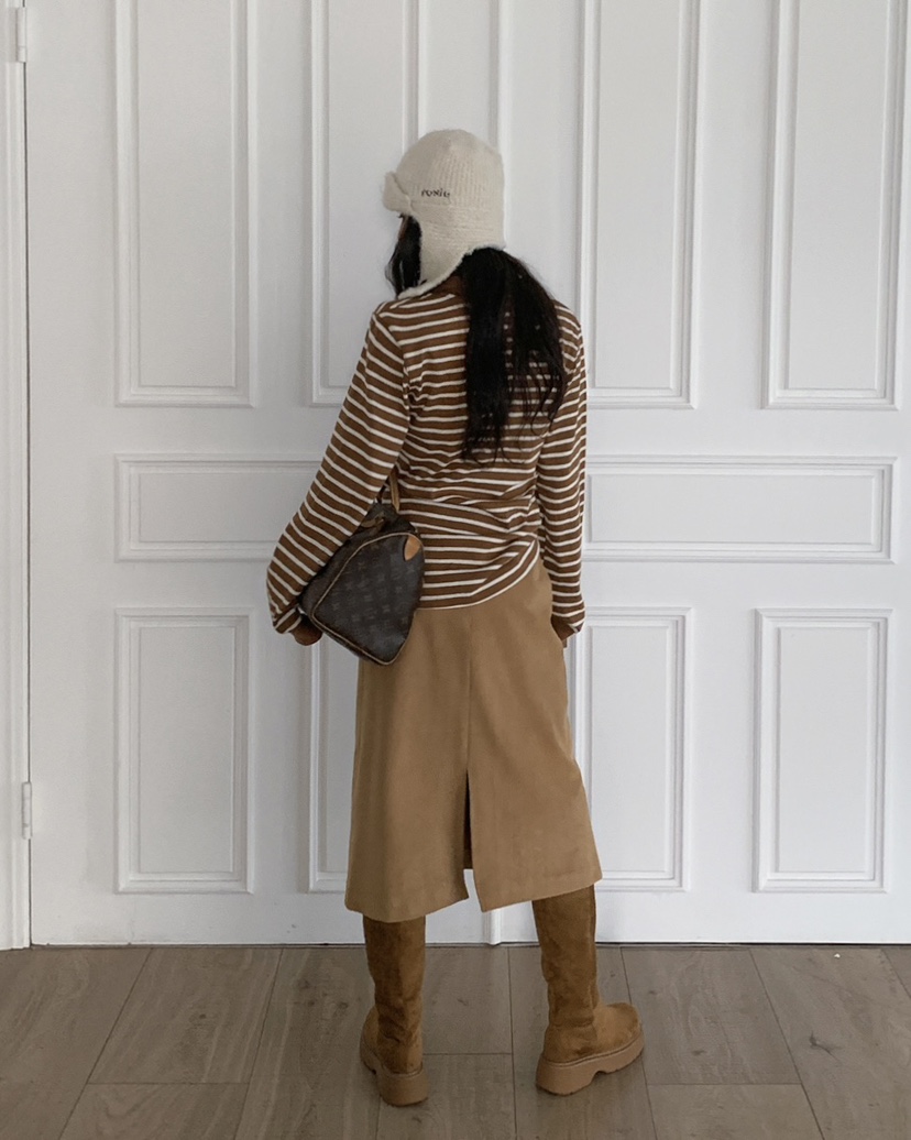 LIVE AID-P韓國代購㊣女士新品25秋冬熱賣人氣推薦長袖T恤LIVE AID-P長袖T恤