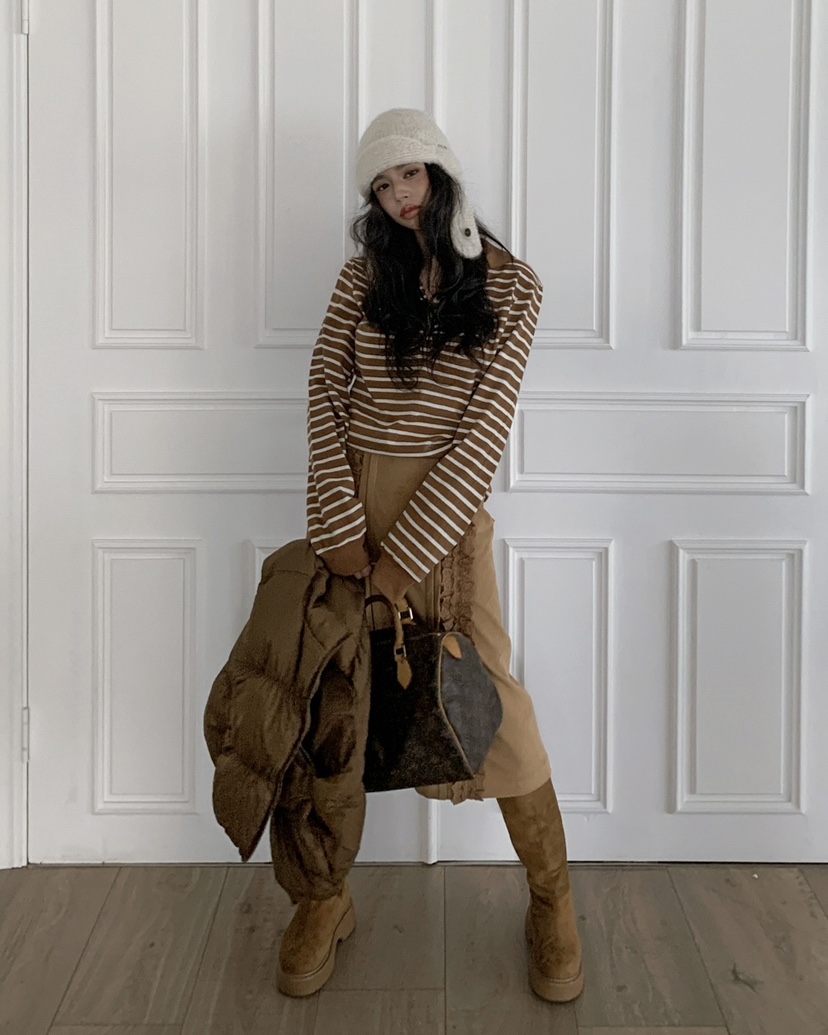 LIVE AID-P韓國代購㊣女士新品25秋冬熱賣人氣推薦長袖T恤LIVE AID-P長袖T恤