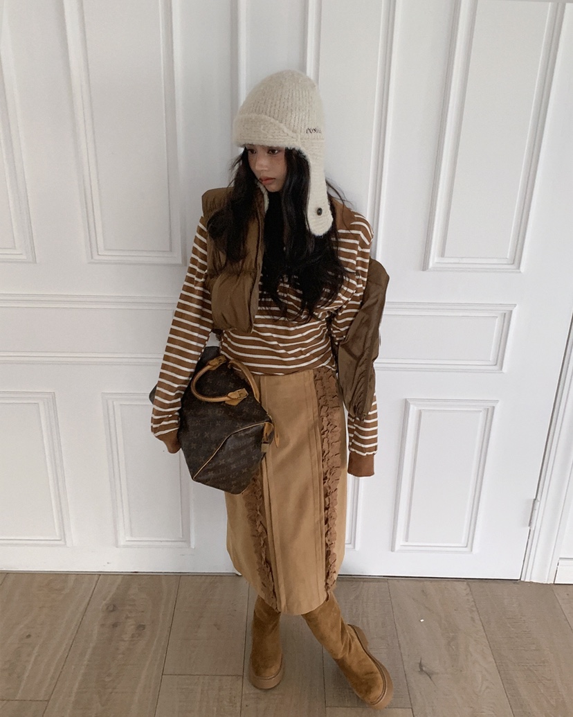 LIVE AID-P韓國代購㊣女士新品25秋冬熱賣人氣推薦長袖T恤LIVE AID-P長袖T恤