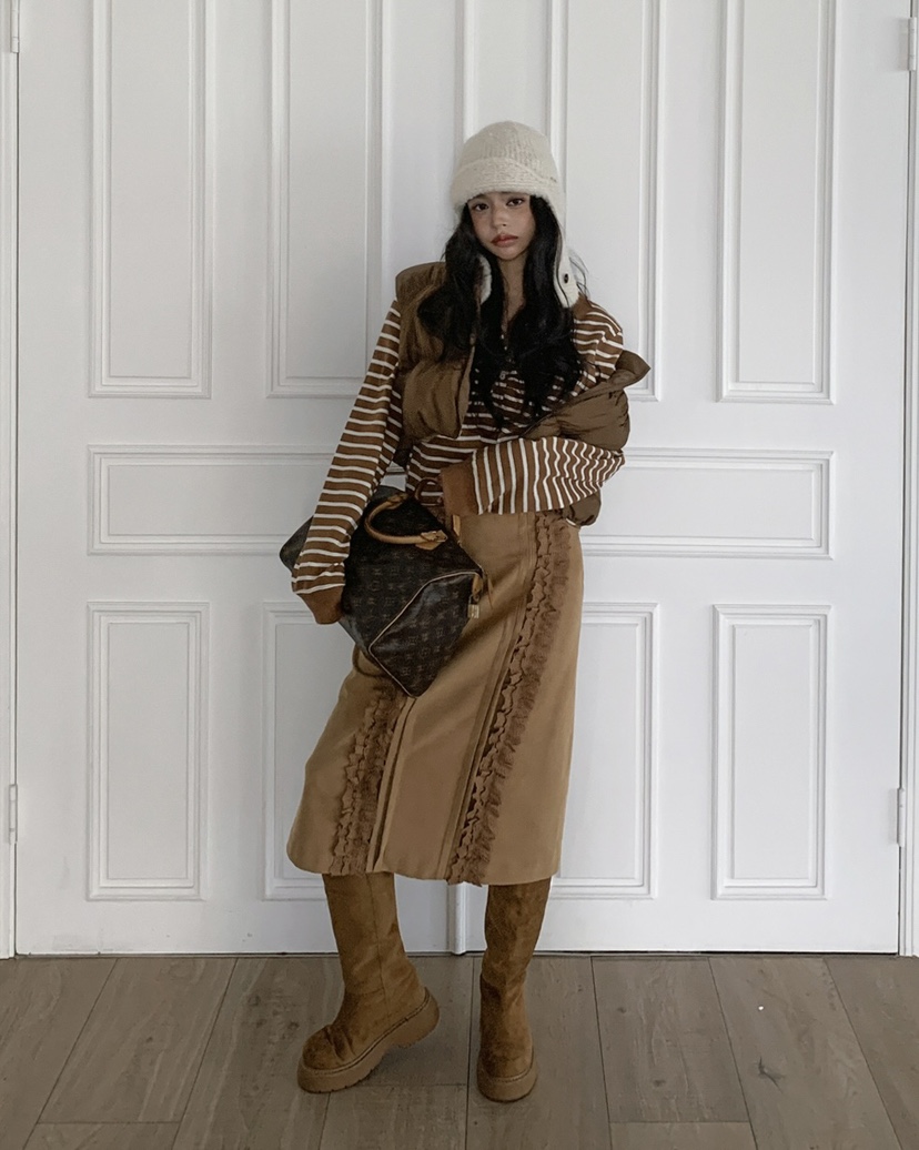 LIVE AID-P韓國代購㊣女士新品25秋冬熱賣人氣推薦長袖T恤LIVE AID-P長袖T恤