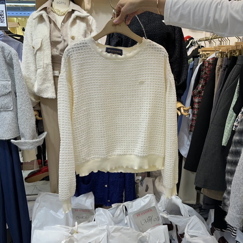BUTTU東大門㊣實拍女士新款推薦休閑時尚人氣衛衣不含包天鵝絨10 O CLOCK/Buttu衛衣圖色1