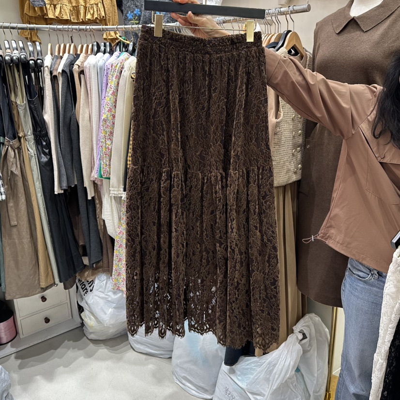 BIKINI韓國代購㊣女裝新款25秋冬時尚推薦熱賣職業長裙蕾絲花BIKINI長裙