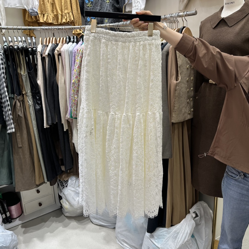 BIKINI韓國代購㊣女裝新款25秋冬時尚推薦熱賣職業長裙蕾絲花BIKINI長裙圖色2