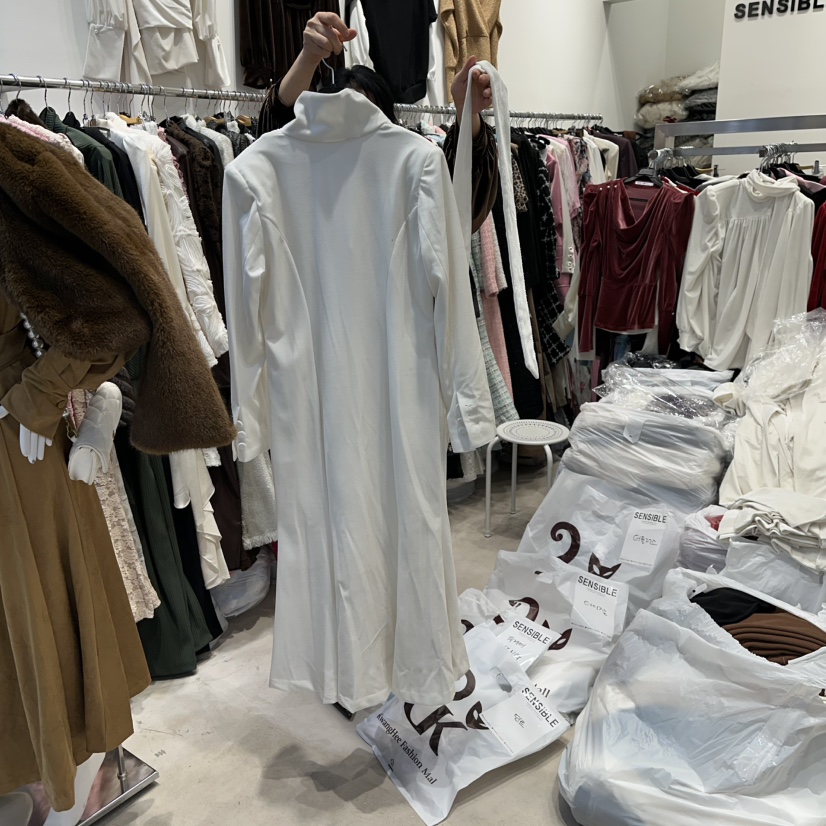 SENSIBLE-S東大門㊣直郵女裝新品推薦長款風衣天鵝絨含腰帶高領SENSIBLE長款風衣