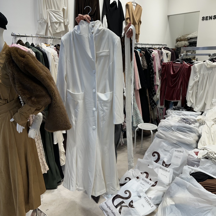 SENSIBLE-S東大門㊣直郵女裝新品推薦長款風衣天鵝絨含腰帶高領SENSIBLE長款風衣圖色1