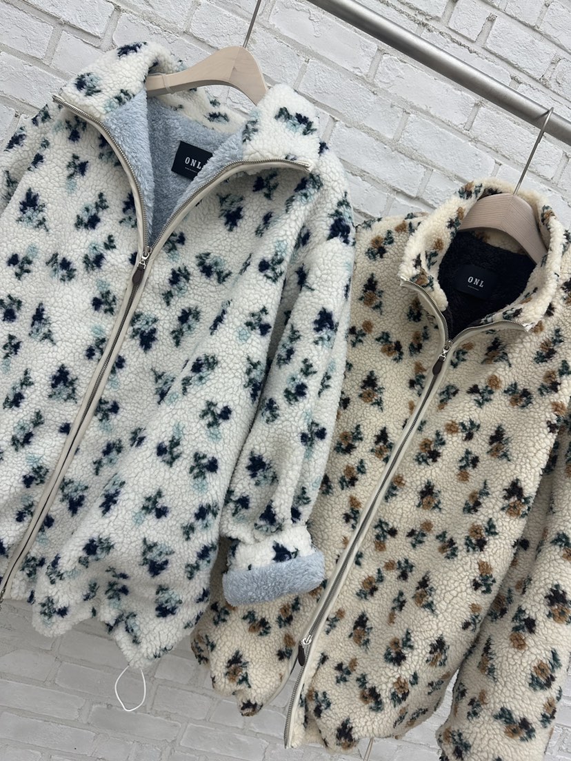 ONL韓國直郵㊣女裝新款職業人氣休閑25秋冬熱賣夾克花朵圍巾ONL夾克