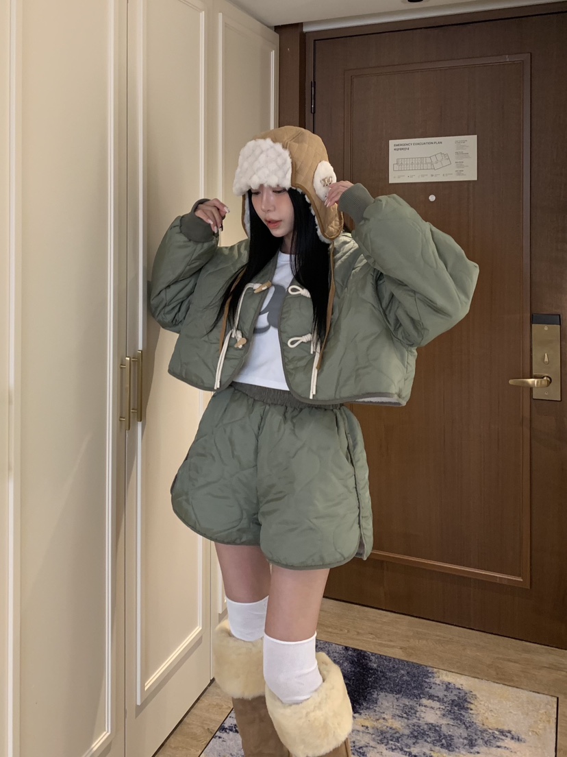 BADCALM東大門㊣代購女裝新品職業休閑時尚人氣熱賣短款棉服BADCALM短款棉服