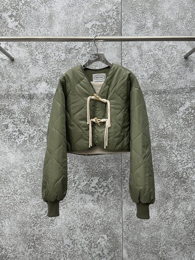 BADCALM東大門㊣代購女裝新品職業休閑時尚人氣熱賣短款棉服BADCALM短款棉服圖色1