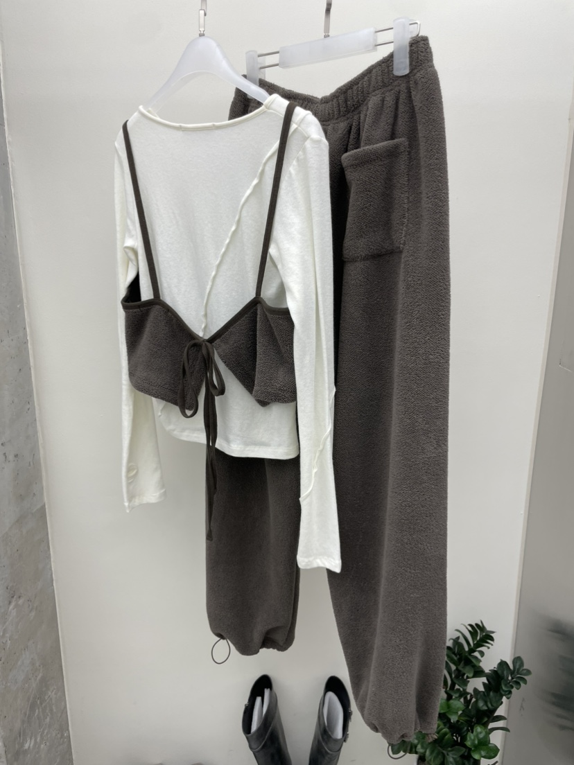 GLITTER東大門㊣代購女裝新款25秋冬人氣時尚吊帶背心不含內搭GLITTER吊帶/背心