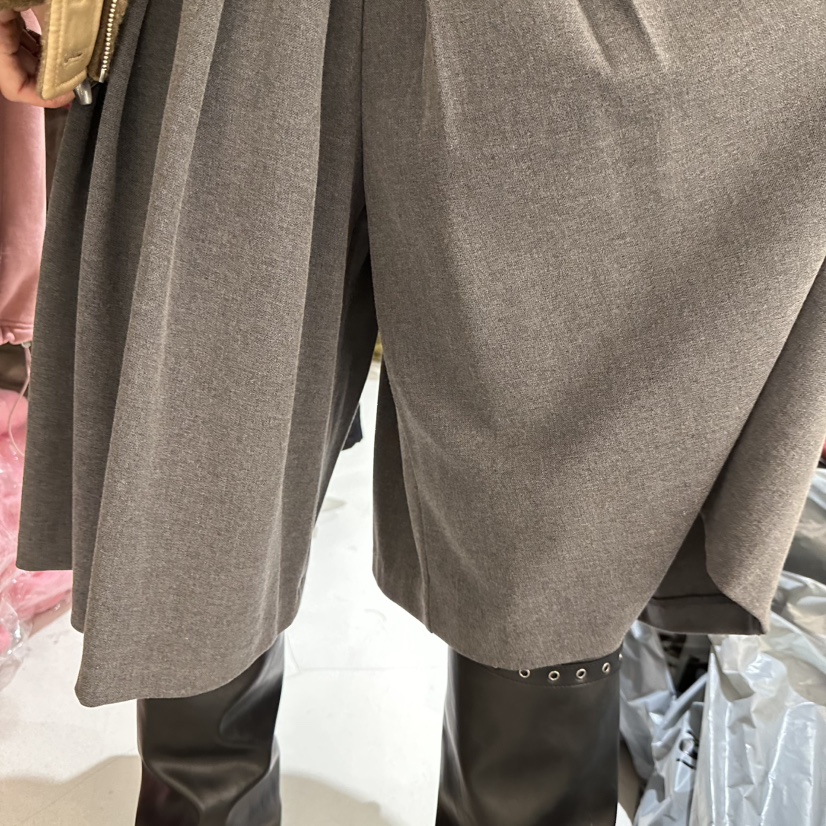 BAGUETTE-P東大門㊣實拍女裝新款25秋冬人氣短褲不含腰帶褶皺BAGUETTE-P短褲