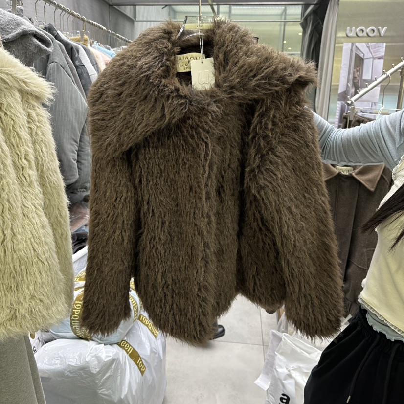 UOOV東大門㊣代購女士新款休閑熱賣推薦短款大衣泰迪熊皮草UOOV短款大衣圖色2