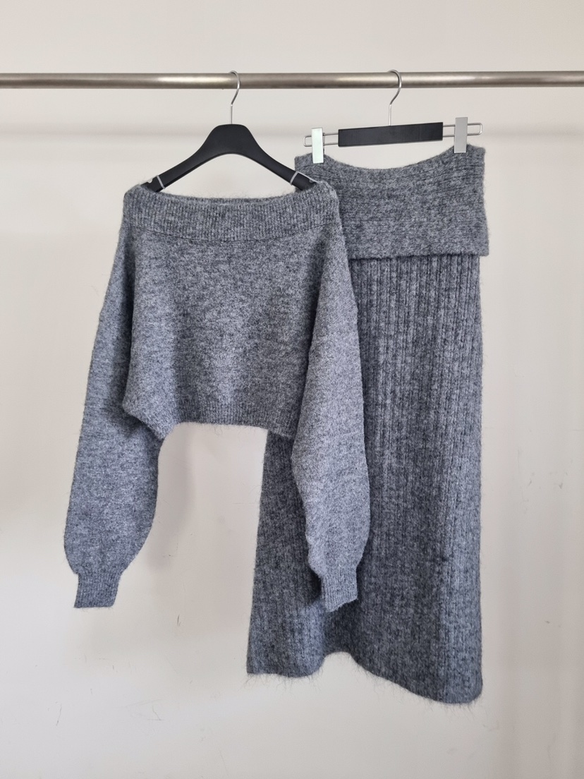 VERANDA韓國直郵㊣女士新品休閑人氣推薦時尚套裝馬海毛露肩VERANDA套裝圖色2