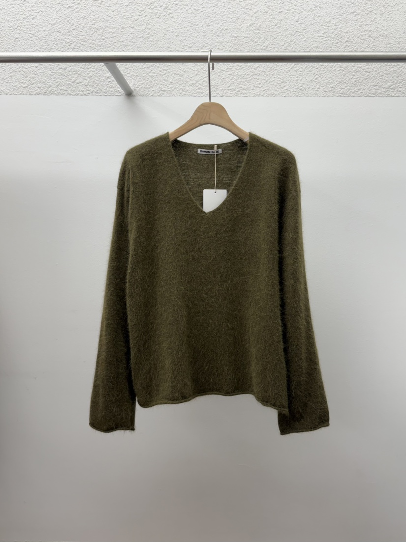 ROMANTICIZE東大門㊣直郵女士新品熱賣推薦針織衫安哥拉V領ROMANTICIZE針織衫圖色2
