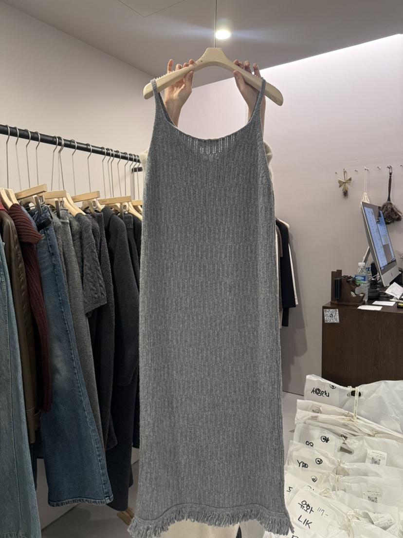 LEGACY韓國代購㊣女士新品推薦職業熱賣人氣休閑連衣裙羊駝LEGACY連衣裙