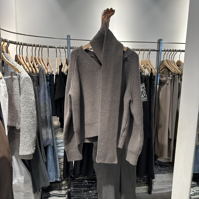 HABLE韓國代購㊣女士新款人氣熱賣時尚職業推薦針織衫含圍巾HABLE針織衫圖色2