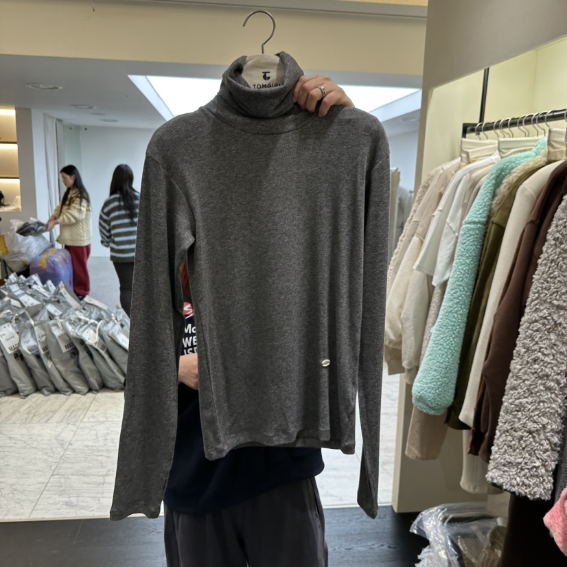 TOMGIRL東大門㊣實拍女士新款時尚休閑推薦25秋冬長袖T恤羊毛TOMGIRL長袖T恤圖色2