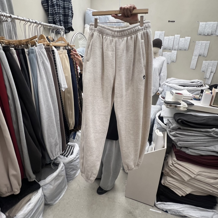 BREEZE韓國代購㊣女裝新款推薦人氣熱賣時尚休閑褲加絨刺繡BREEZE休閑褲圖色1