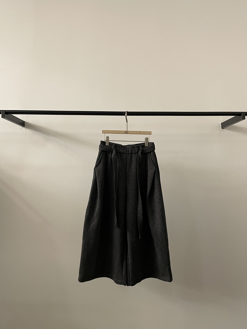 2DA/DARIMI-P東大門㊣代購女裝新品人氣熱賣休閑褲含腰帶2DA/DARIMI-P休閑褲圖色1灰色