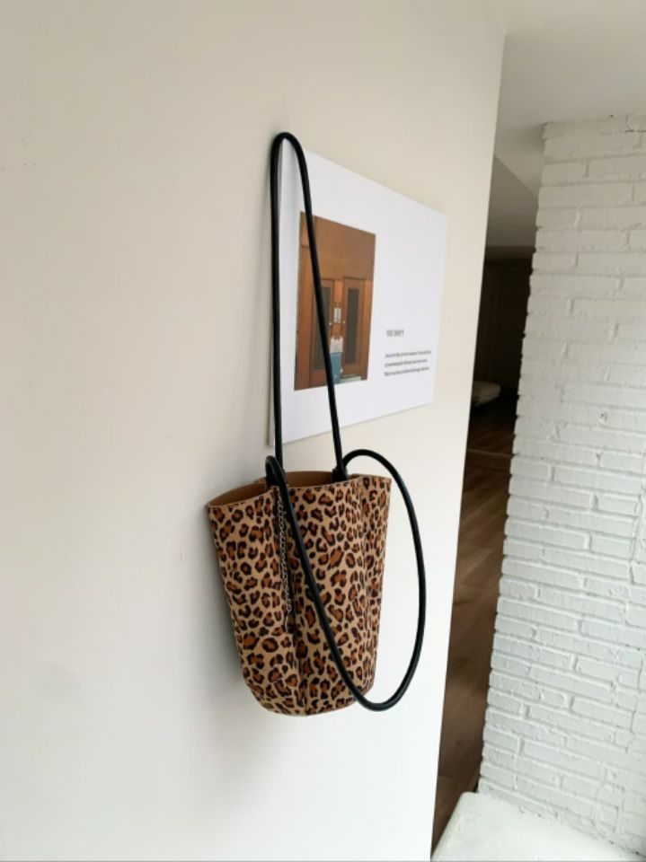 TROUVAILLE東大門㊣代購女士新款職業25秋冬單肩斜跨包麂皮TROUVAILLE單肩/斜跨包圖色1