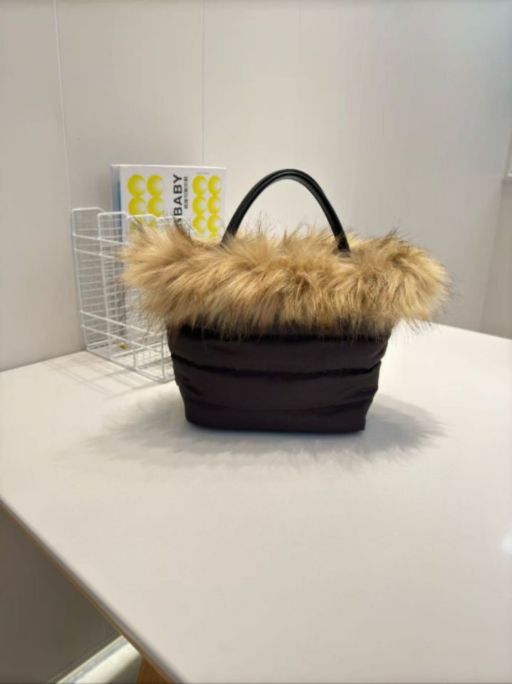 TROUVAILLE東大門㊣代購女士新品休閑職業手拿包腋下包毛絨TROUVAILLE手拿包/腋下包