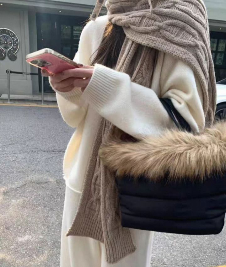 TROUVAILLE東大門㊣代購女士新品休閑職業手拿包腋下包毛絨TROUVAILLE手拿包/腋下包