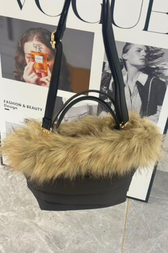 TROUVAILLE東大門㊣代購女士新品休閑職業手拿包腋下包毛絨TROUVAILLE手拿包/腋下包