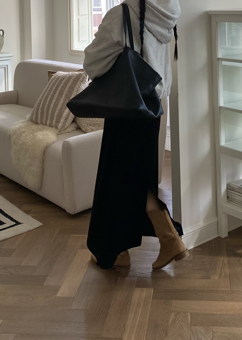 OUPPT東大門㊣實拍女裝新款推薦25秋冬時尚連衣裙天鵝絨開衩OUPPT連衣裙