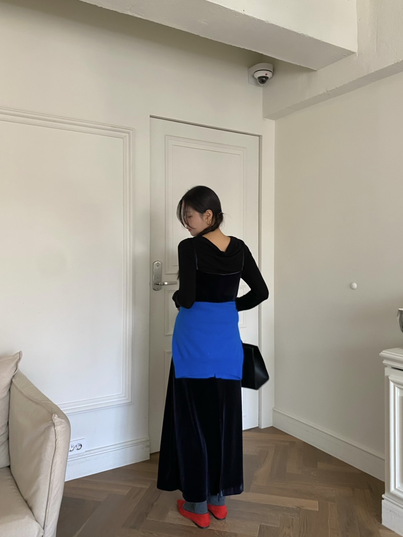 OUPPT東大門㊣實拍女裝新款推薦25秋冬時尚連衣裙天鵝絨開衩OUPPT連衣裙